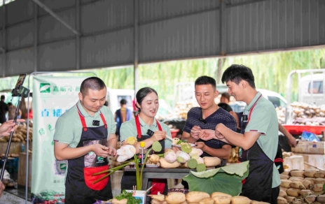 做好“雙服務(wù)”：嘉昕小廚房開(kāi)播，本期主角---蓮藕